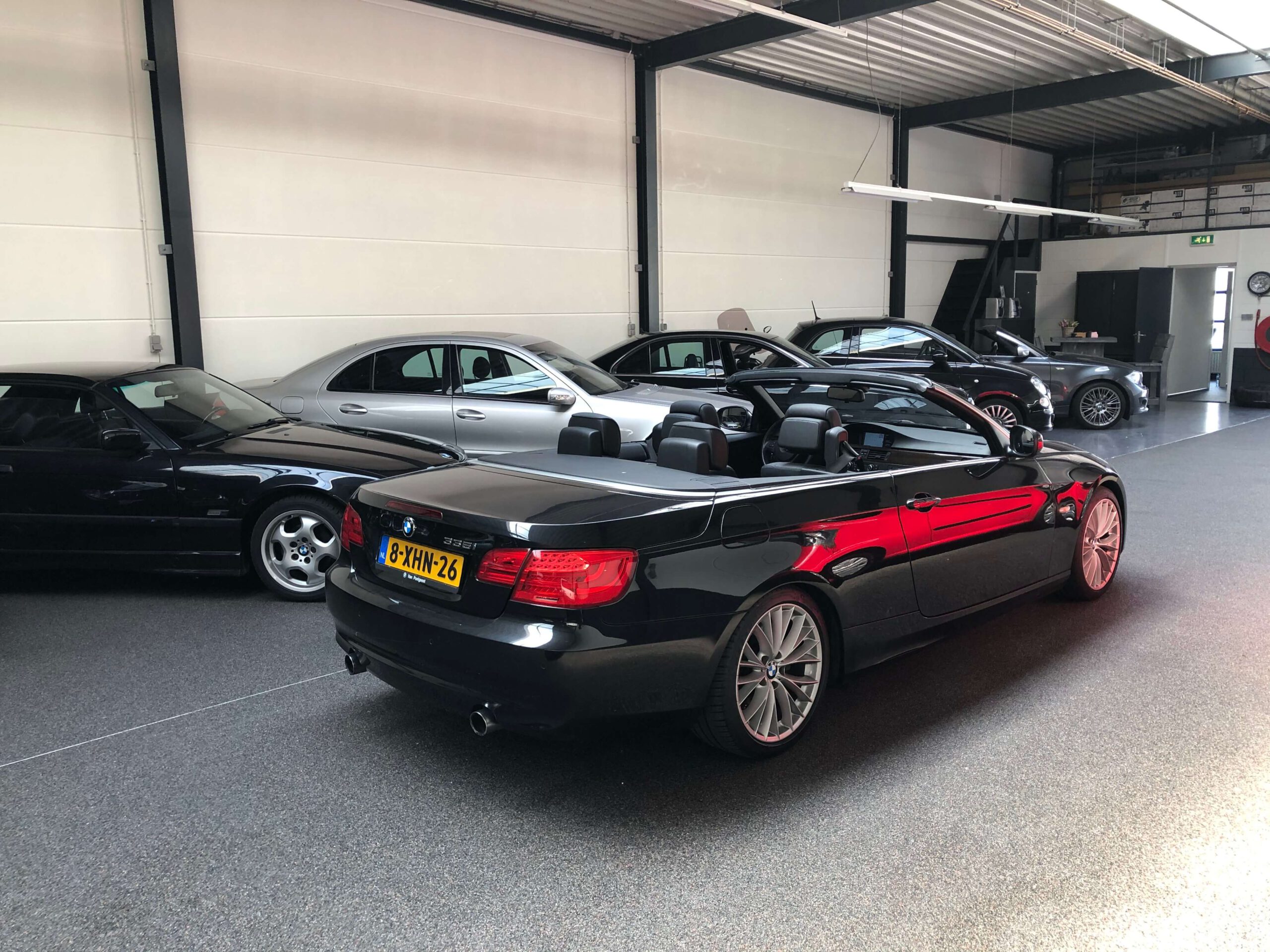 Showroom Oerlemans Auto's