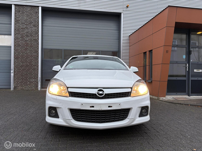 Opel Astra  GTC
