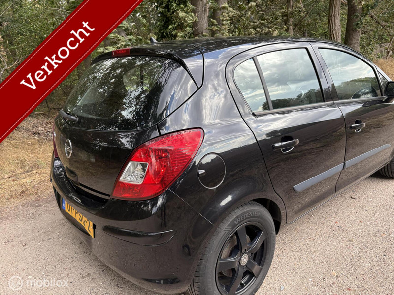 Opel Corsa 1.2-16V Cosmo
