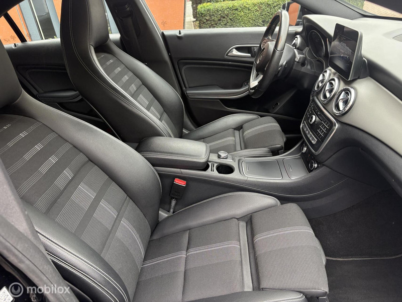 Mercedes CLA-klasse 180 Business Solutionupgrade Edition